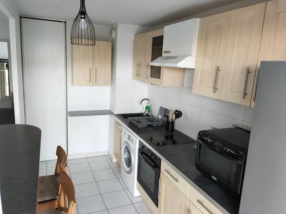Spacieux Et Joli Appartement De 2 A 4 Personnes • Parking • Wifi Fenouillet  エクステリア 写真